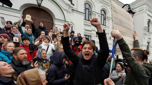 Украин үнэн алдартны сүмийг хавчин шахаж байгаа тухай